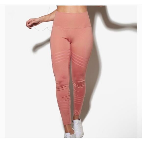 Toned by Ashy Bines 3/4 Leggings with Shiny Stripes - Picture 8 of 11